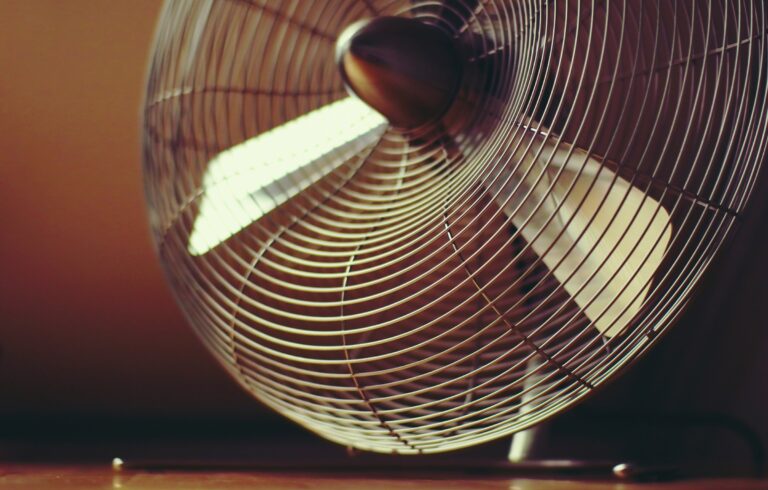 Qué enfría tu casa de verdad a 44 °C (y qué aparatos son humo)